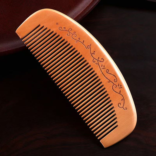 Traditional Chinese medicine health comb, made of natural sandalwood, combed every day, can calm the mind and help sleep, nourish blood and hair, promote blood circulation in the brain, and rejuvenate youth